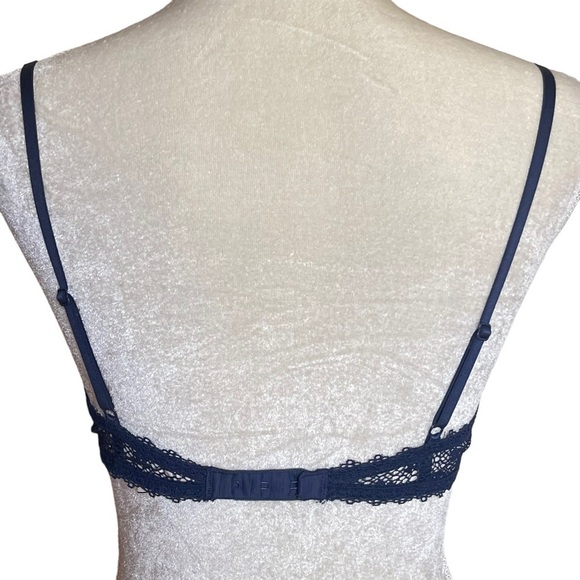 Victoria’s Secret Blue Lace Unlined Underwire Bra Size M Sexy - Picture 4 of 11